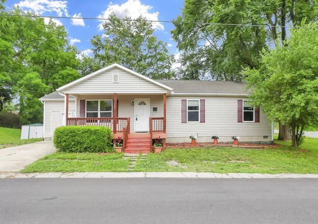 Homes for sale in Delaware, OH | 18 Neil St, Delaware, OH 43015 | MLS# 226024325