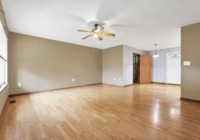 4th image of 18 Neil St, Delaware, OH 43015 | MLS# 226024325