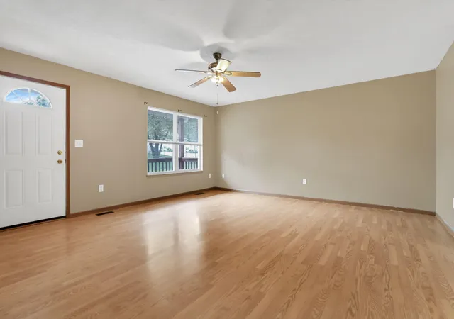 5th image of 18 Neil St, Delaware, OH 43015 | MLS# 226024325