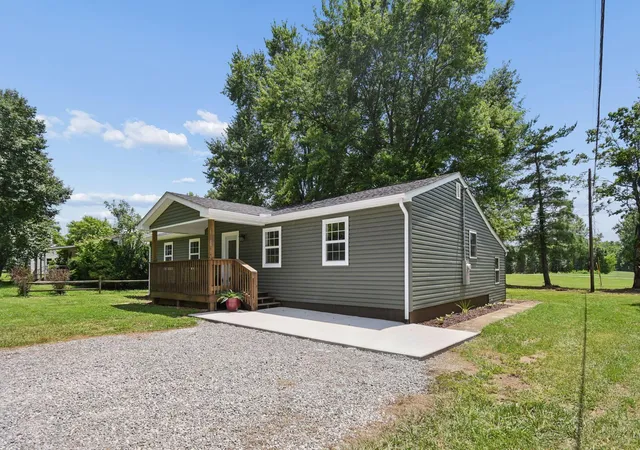 Homes for sale in Chillicothe, OH | 8 Brown Ave, Chillicothe, OH 45601 | MLS# 226024178