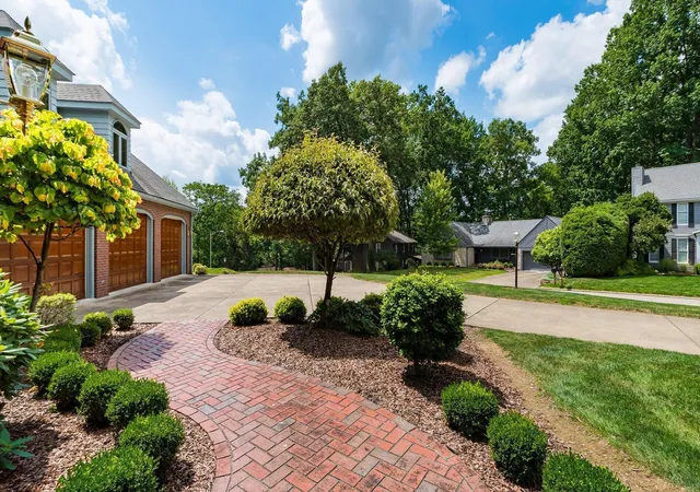 Homes for sale in Zanesville, OH | 926 Southeast Ct, Zanesville, OH 43701 | MLS# 226024252