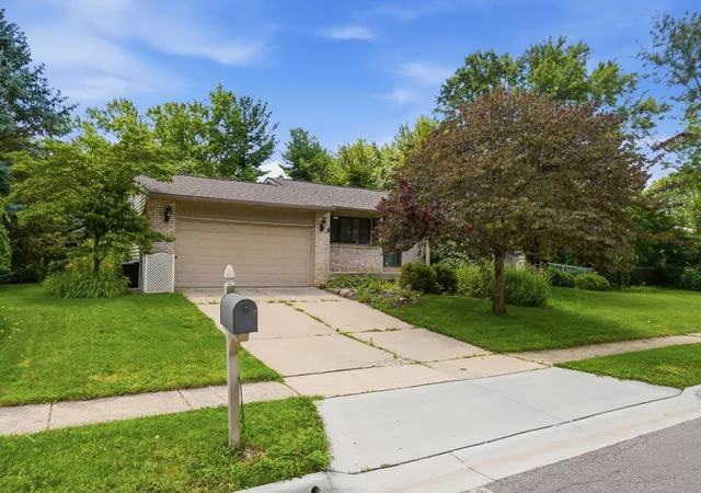 Homes for sale in Columbus, OH | 4667 Wendler Blvd, Columbus, OH 43230 | MLS# 226024277
