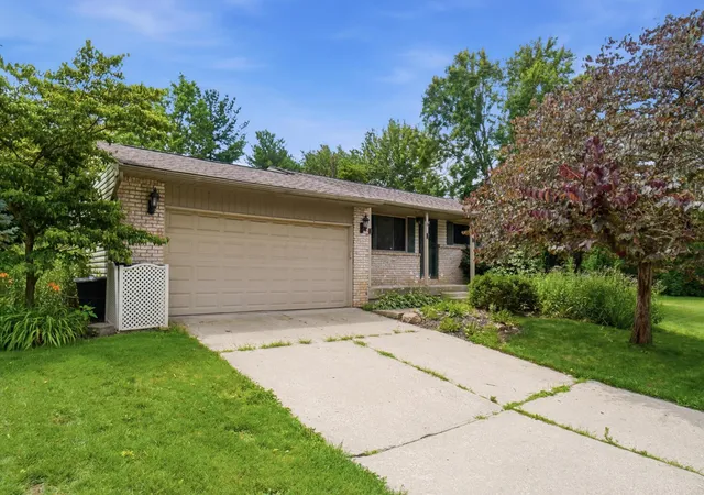 Homes for sale in Columbus, OH | 4667 Wendler Blvd, Columbus, OH 43230 | MLS# 226024277