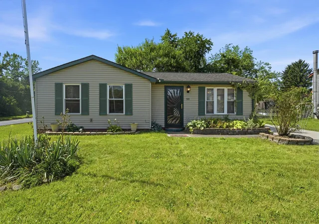 1st image of 1565 Rock Creek Dr, Grove City, OH 43123 | MLS# 226024686