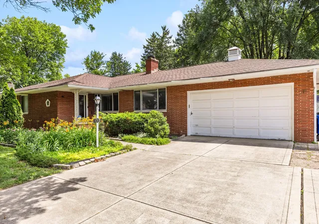 Photo 1 of Single family home for sale at 1470 Cottingham Ct E, Columbus, OH 43209 | MLS# 226024435 | Listing updated on 2026-09-13