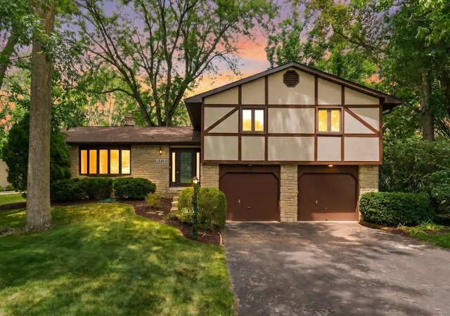 Homes for sale in Upper Arlington, OH | 1340 Norwell Dr, Upper Arlington, OH 43220 | MLS# 226024343