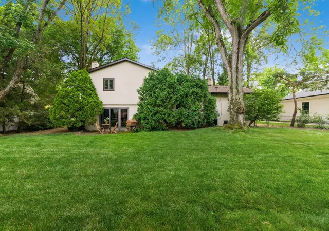 Homes for sale in Upper Arlington, OH | 1340 Norwell Dr, Upper Arlington, OH 43220 | MLS# 226024343