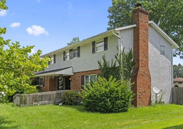 Photo 4 of Single family home for sale at 1394 Yorktown Rd, Columbus, OH 43232 | MLS# 226024977 | Listing updated on 2026-09-13
