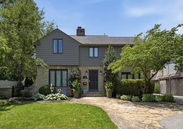 2nd image of 2281 Northwest Blvd, Columbus, OH 43221 | MLS# 226024457