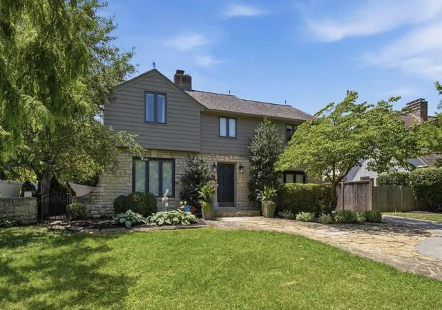 3rd image of 2281 Northwest Blvd, Columbus, OH 43221 | MLS# 226024457