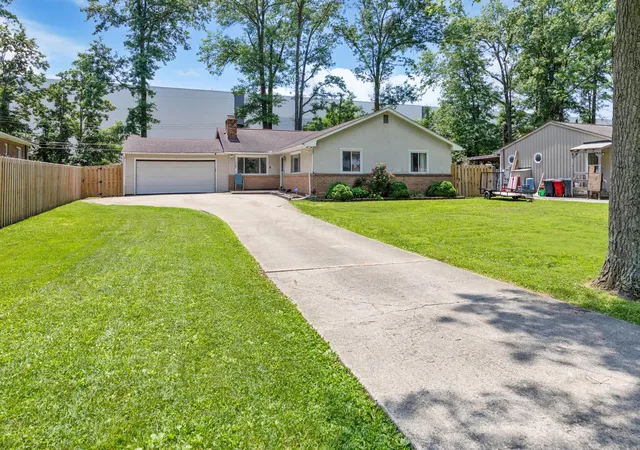 Homes for sale in Reynoldsburg, OH | 117 Charward Rd Sw, Reynoldsburg, OH 43068 | MLS# 226024649