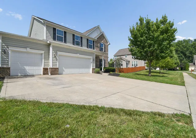 Homes for sale in Pickerington, OH | 154 Shawnee Dr, Pickerington, OH 43147 | MLS# 226024375