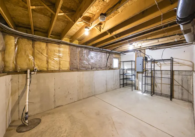Homes for sale in Columbus, OH | 410 Olentangy Forest Drive, Columbus, OH 43214 | Houzeo