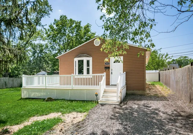1st image of 2923 Howey Rd, Columbus, OH 43224 | MLS# 226024442
