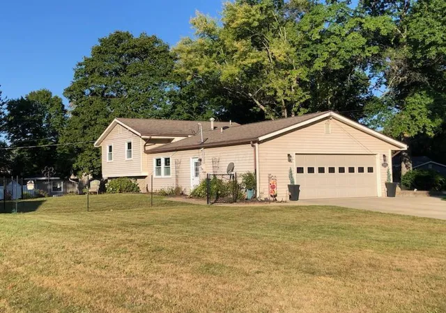 Homes for sale in Lexington, OH | 11 Avon Dr, Lexington, OH 44904 | MLS# 226024860