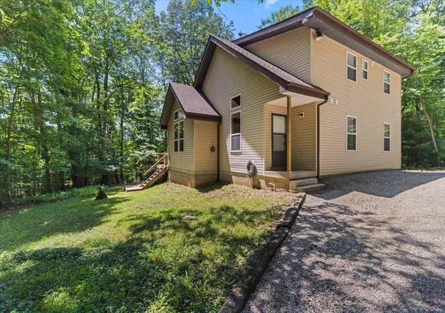 Homes for sale in Rockbridge, OH | 18862 Indigo Ln, Rockbridge, OH 43149 | MLS# 226024454