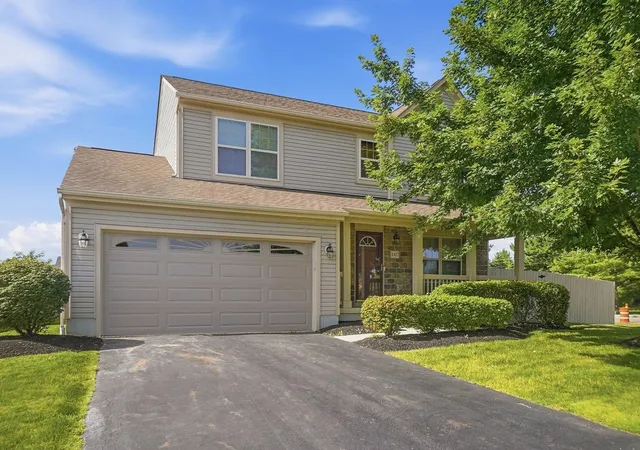 Homes for sale in Grove City, OH | 4477 Knoll Crest Dr, Grove City, OH 43123 | MLS# 226024693