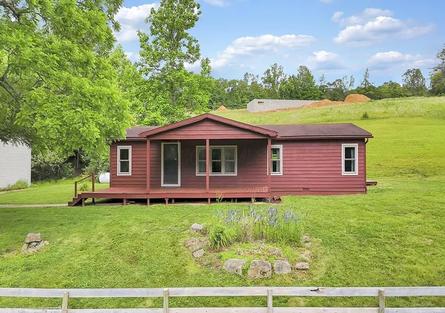 Homes for sale in Bremen, OH | 4390 Van Horn Rd Sw, Bremen, OH 43107 | MLS# 226024449