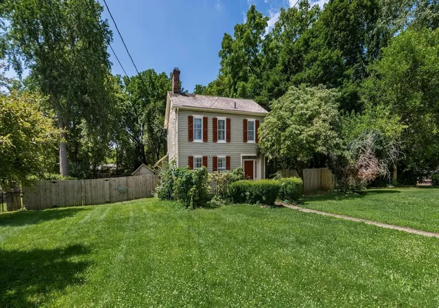 Homes for sale in Newark, OH | 565 Granville St, Newark, OH 43055 | MLS# 226024486