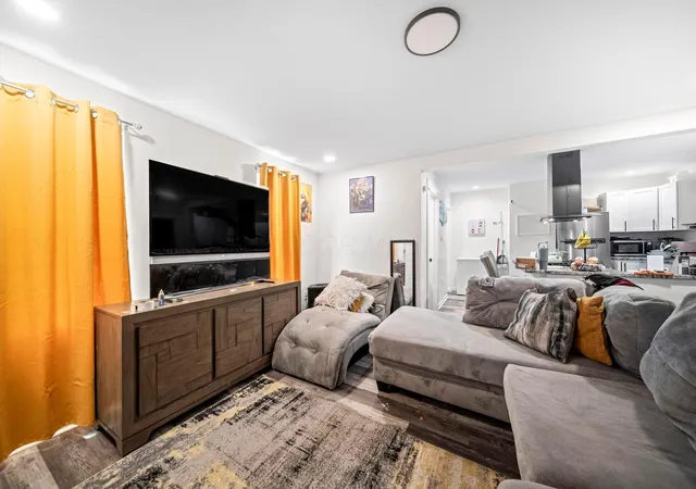 Photo 2 of Single family home for sale at 181 S Oakley Ave, Columbus, OH 43204 | MLS# 226024460 | Listing updated on 2026-07-29