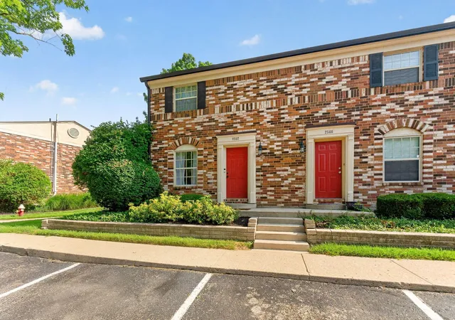 Photo 2 of Condo for sale at 2562 Scioto View Ln #F, Columbus, OH 43221 | MLS# 226025305 | Listing updated on 2026-09-15