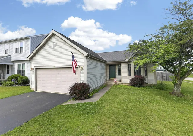 Homes for sale in Galloway, OH | 811 Wallinger Dr, Galloway, OH 43119 | MLS# 226024504