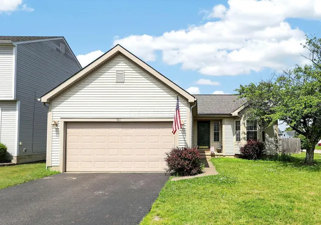 Homes for sale in Galloway, OH | 811 Wallinger Dr, Galloway, OH 43119 | MLS# 226024504