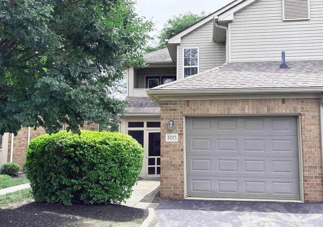 Listing Photo 2 - Condo for sale in building located at 3015 Glenloch Cir, Dublin, OH 43017 - Unit #