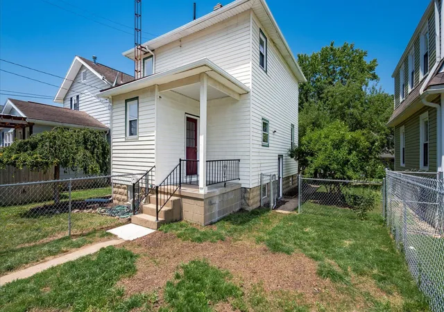 Homes for sale in Zanesville, OH | 714 Saint Louis Ave, Zanesville, OH 43701 | MLS# 226024512