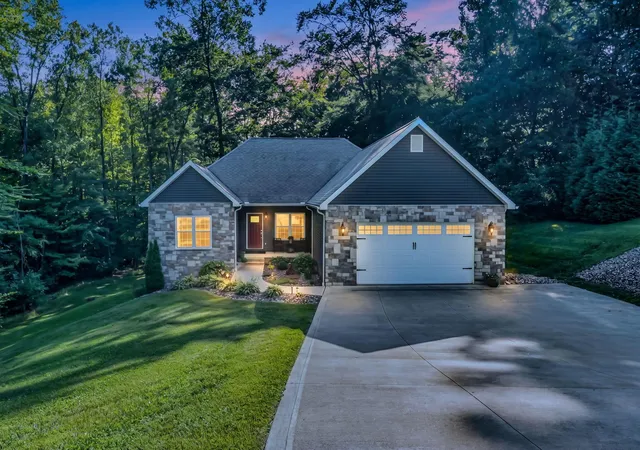 Photo 1 of Single family home for sale at 599 Meadowdale Dr, Mansfield, OH 44907 | MLS# 226024727 | Listing updated on 2026-07-29