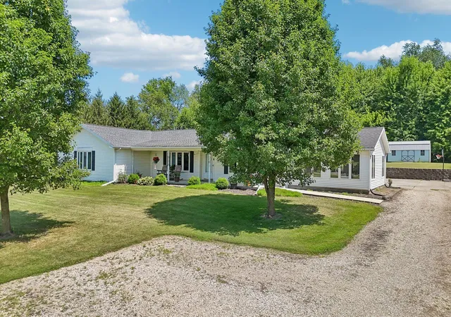 Homes for sale in Bellefontaine, OH | 3357 County Road 18, Bellefontaine, OH 43311 | MLS# 226024676