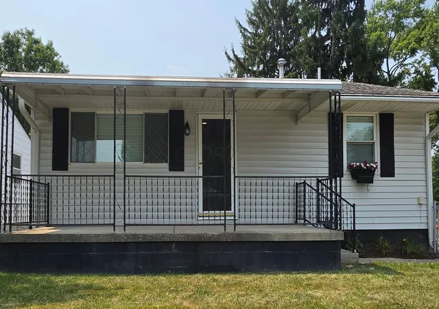 Photo 2 of Single family home for sale at 3137 Hillgate Rd, Columbus, OH 43207 | MLS# 226024575 | Listing updated on 2026-09-11