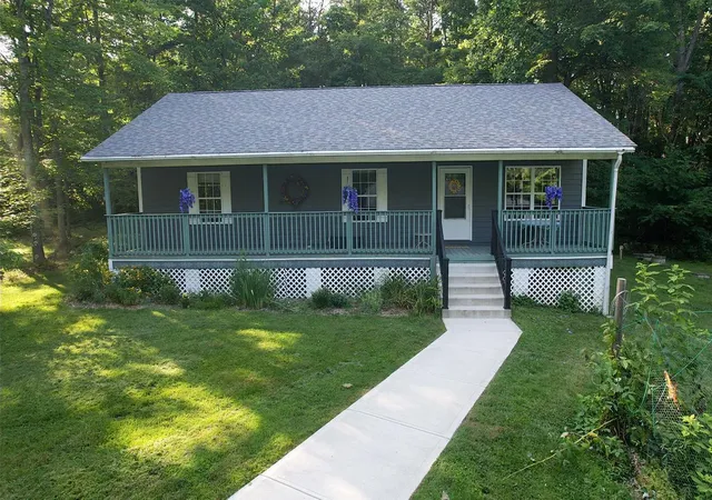 Homes for sale in Lancaster, OH | 5524 Borah Hill Rd Se, Lancaster, OH 43130 | MLS# 226024586