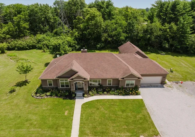 Homes for sale in Grove City, OH | 6684 Borror Rd, Grove City, OH 43123 | MLS# 226024607