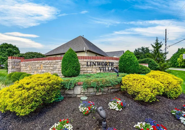 63rd image of 895 Linworth Village Dr, Columbus, OH 43235 | MLS# 226025764