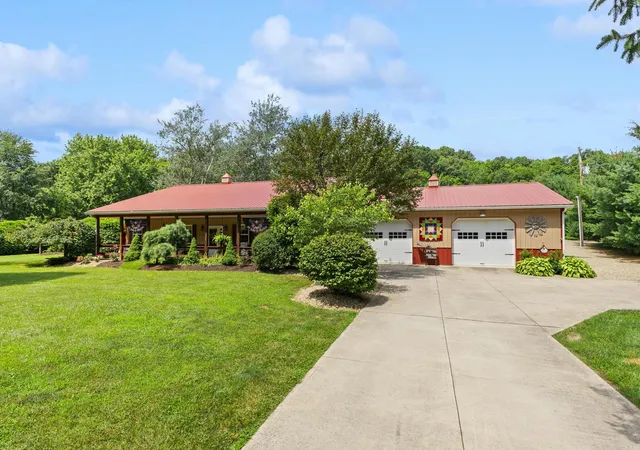 Homes for sale in Laurelville, OH | 25437 Moccasin Rd, Laurelville, OH 43135 | MLS# 226024660