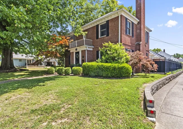 Homes for sale in Chillicothe, OH | 353 Fairway Ave, Chillicothe, OH 45601 | MLS# 226024708
