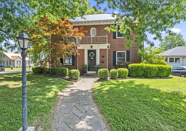 Homes for sale in Chillicothe, OH | 353 Fairway Ave, Chillicothe, OH 45601 | MLS# 226024708