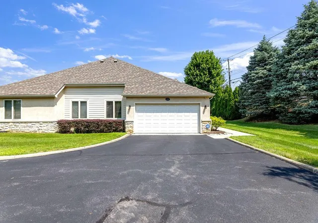 Photo 3 of Condo for sale at 128 Brassic Way, Columbus, OH 43213 | MLS# 226027288 | Listing updated on 2026-09-14