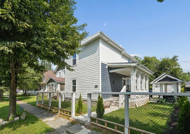 Photo 3 of Single family home for sale at 1498 Briarwood Ave, Columbus, OH 43211 | MLS# 226032465 | Listing updated on 2026-10-01