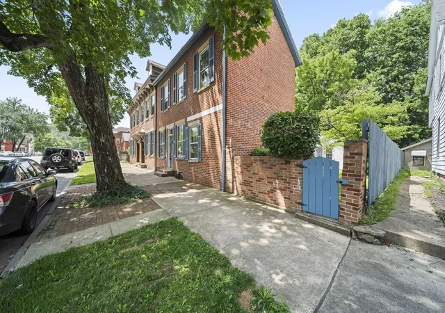 Homes for sale in Chillicothe, OH | 179 W Water St, Chillicothe, OH 45601 | MLS# 226024825