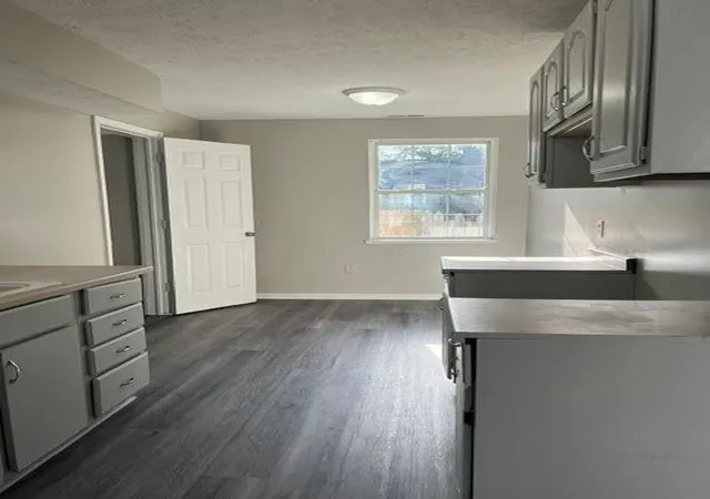 4th image of 2854 E 11Th Ave, Columbus, OH 43219 | MLS# 226024802