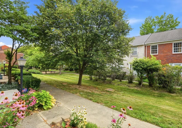 Homes for sale in Columbus, OH | 2432 Hardesty Dr S #S6, Columbus, OH 43204 | MLS# 226024726