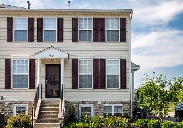 Homes for sale in New Albany, OH | 6997 Monarchos Dr #11, New Albany, OH 43054 | MLS# 226024742