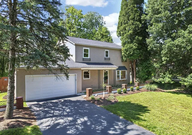 Homes for sale in Worthington, OH | 201 Chaucer Ct, Worthington, OH 43085 | MLS# 226024778
