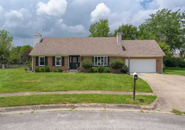Homes for sale in Washington Court House, OH | 1337 Yellowbud Pl, Washington Court House, OH 43160 | MLS# 226024775