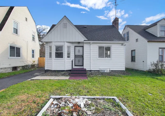 Photo 1 of Single family home for sale at 2204 Medina Ave, Columbus, OH 43211 | MLS# 226024767 | Listing updated on 2026-07-29