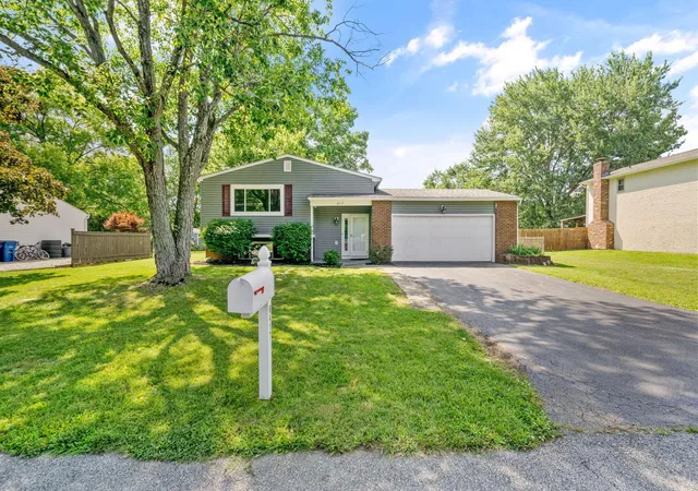 Photo 3 of Single family home for sale at 6417 S Sunbury Rd, Westerville, OH 43081 | MLS# 226024773 | Listing updated on 2026-09-30
