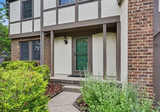 Homes for sale in Dublin, OH | 5795 Ballymead Blvd, Dublin, OH 43016 | MLS# 226026173