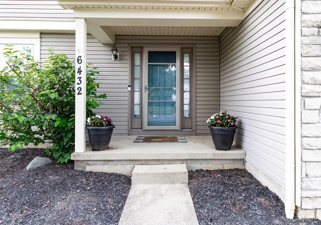 Homes for sale in Canal Winchester, OH | 6432 Ashbrook Village Dr, Canal Winchester, OH 43110 | MLS# 226025544